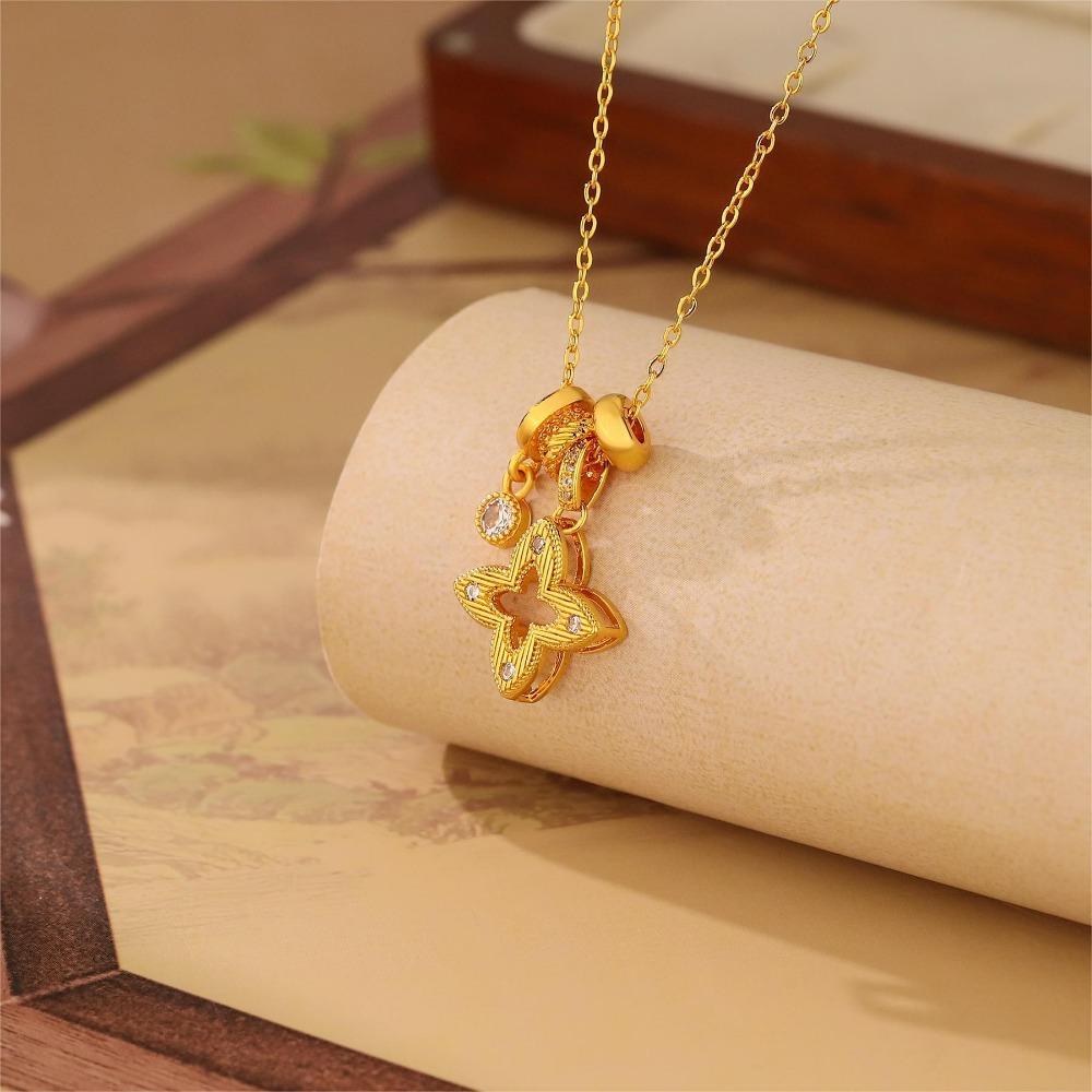 Four-leaf Clover Necklace Elegant and Simple A Sophisticated Collarbone Chain