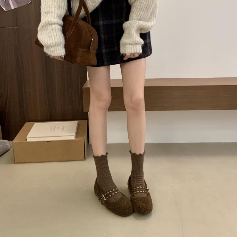 

2025 осень и зима новая квадратная голова Мао Мао слово с внутренним клиновидным каблуком бархатные теплые женские туфли 39 серый