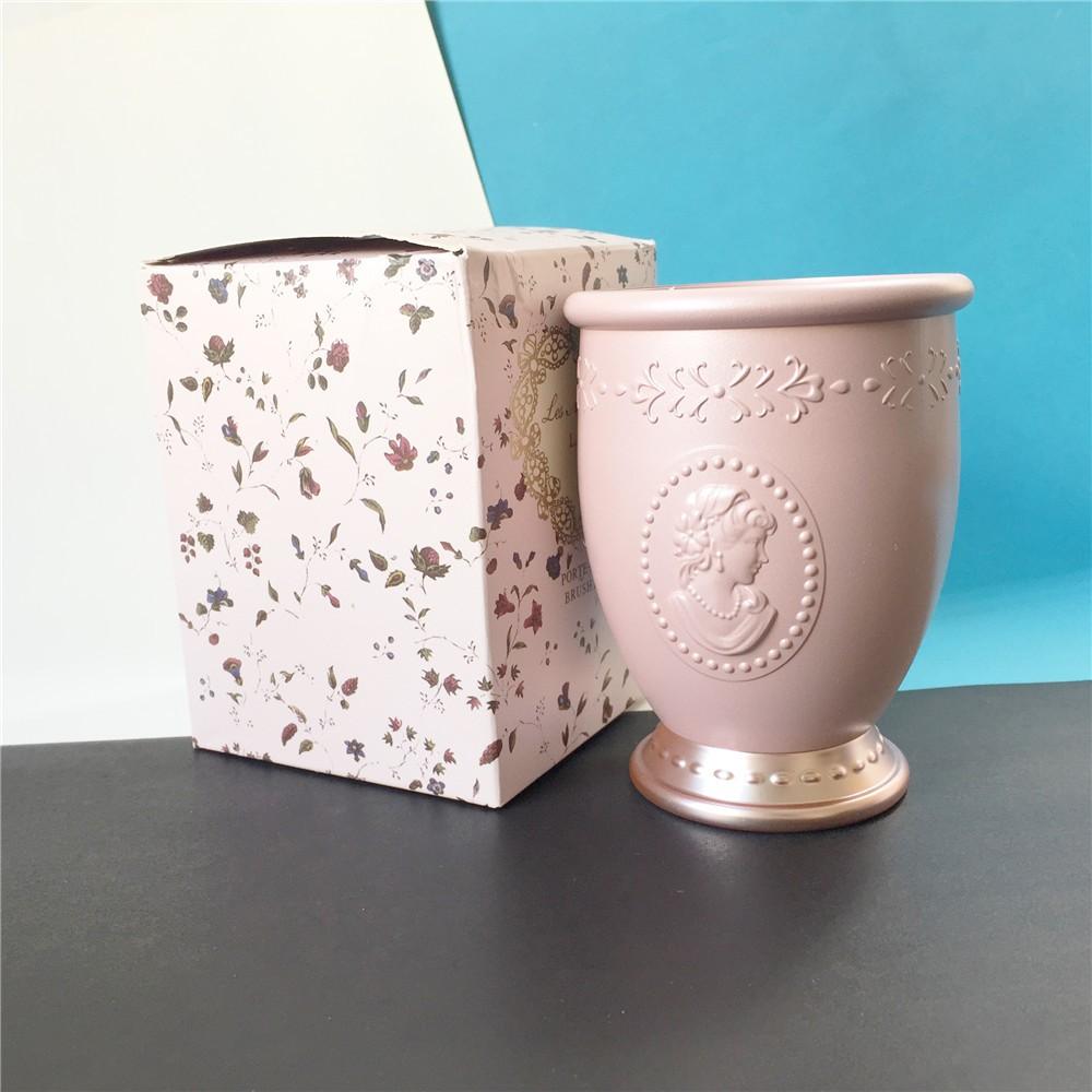 

Держатель для кистей для макияжа с тиснением Laduree — белый/розовый — Роскошный футляр для хранения косметических кистей для красоты розовый