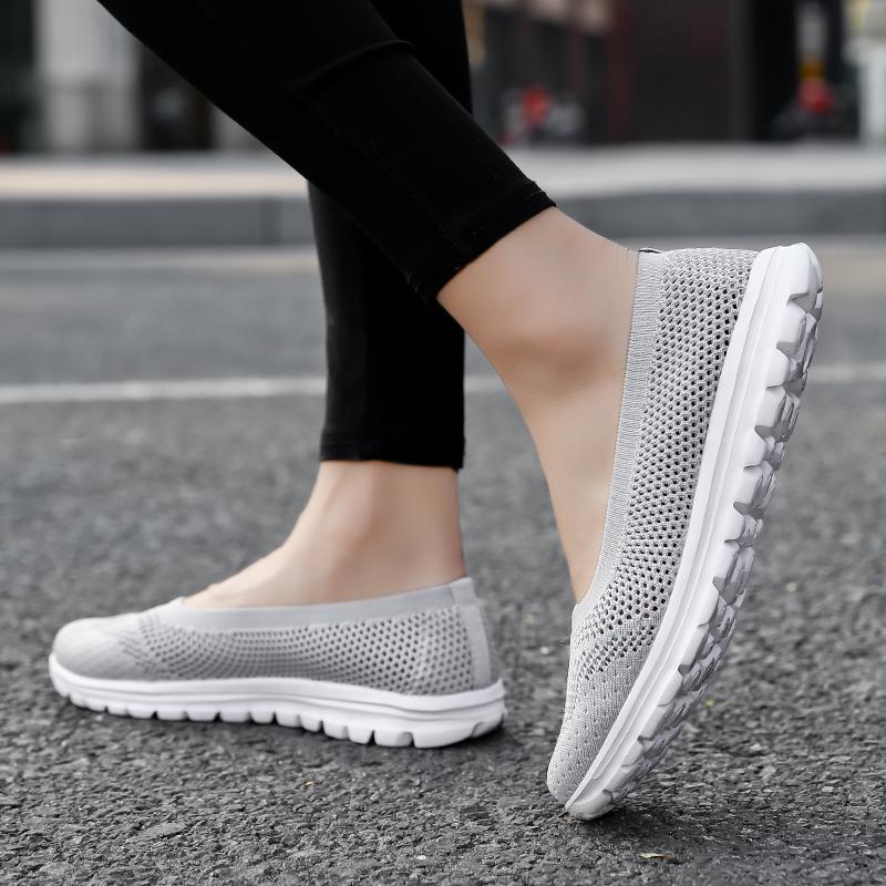 Scarpe da donna Primavera/estate Scarpe basse slip-on in rete traspirante per donna Mocassini Sneakers leggere Scarpe da ballo da donna Scarpe casual