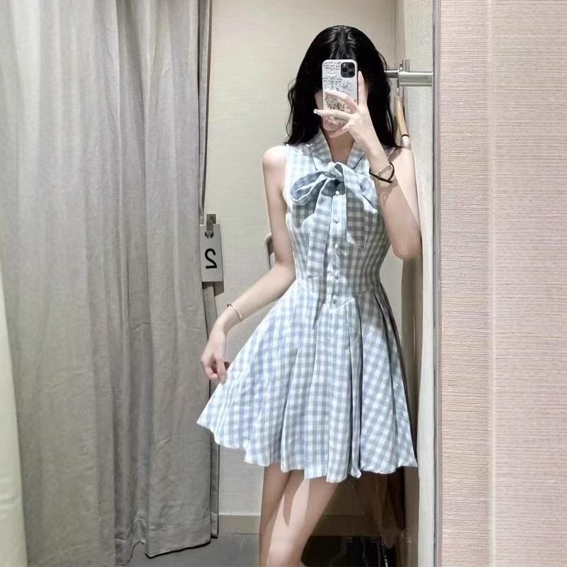 Blue sleeveless neck plaid dress women's summer new small French sweet pleated short skirt