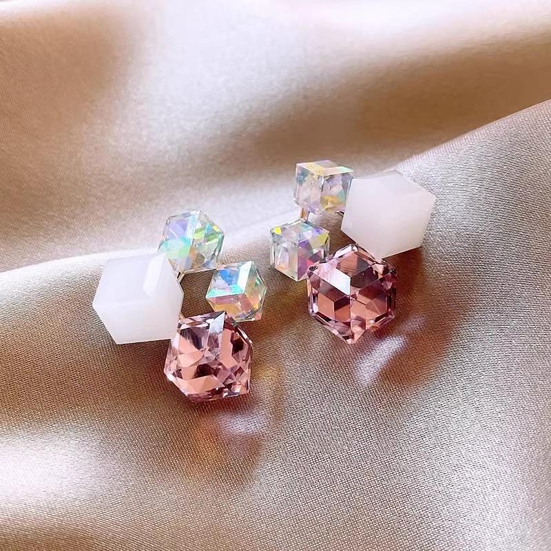 New Dazzling Square Women's Geometric Square Stud Earrings Shiny Purple Crystal Bling Simple Earrings for Female Party Ear Y2K Jewelry