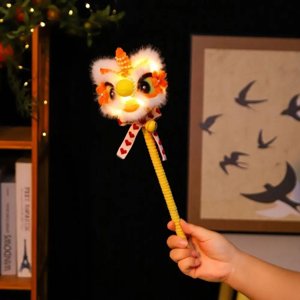 Chinese Style Handheld Lion Lantern Traditional Plush Glowing Lion Dance Lantern Decoration Ornaments New Year Lantern Ornaments