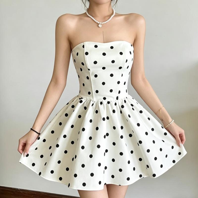 New Xia Chunyi small fragrant style polka dot bow tube top dress women's daughter feeling high waist A word short skirt
