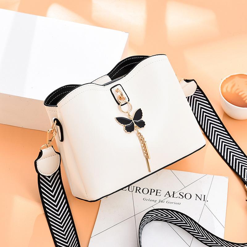 

Summer small , new fashion, spring and summer versatile women s popular one-shoulder messenger women s bags