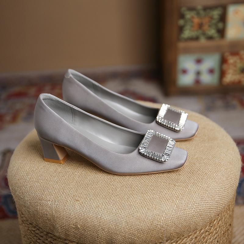 

A610-2 square buckle rhinestone shallow thick heel shoes Korean version of sardines square head middle heel shoes spring professional fashion wom 40 серый