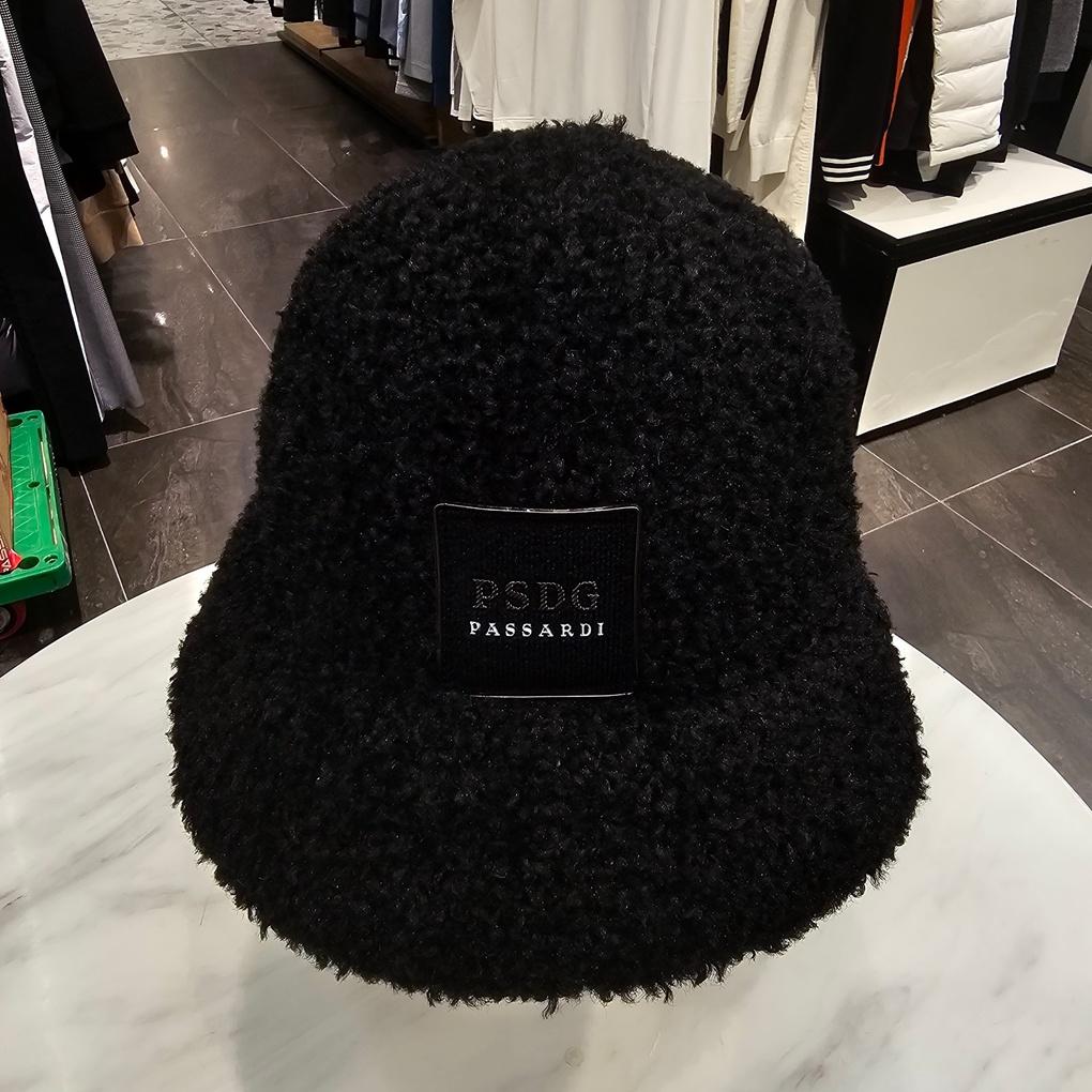 Pasadi PTWAH968M Women s Black and White Poggle Fleece Bucket Hat