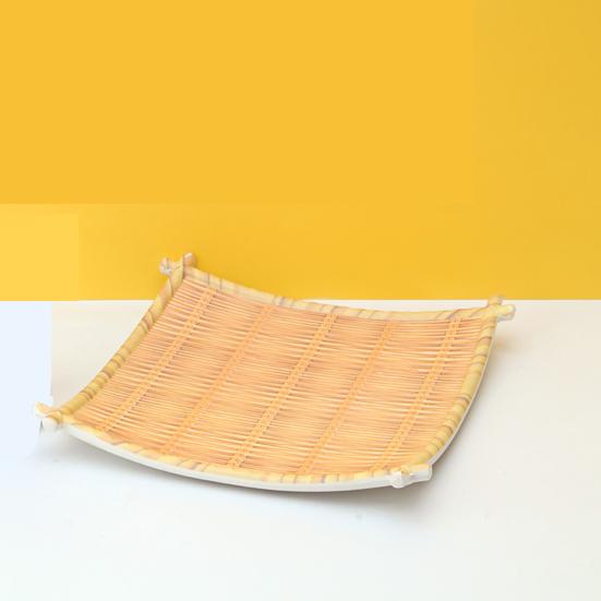 Talíř z imitace bambusu Kulaté hladké okraje Snadno se čistí Talíř odolný vůči vysokým teplotám Ručně tkaný podnos na občerstvení