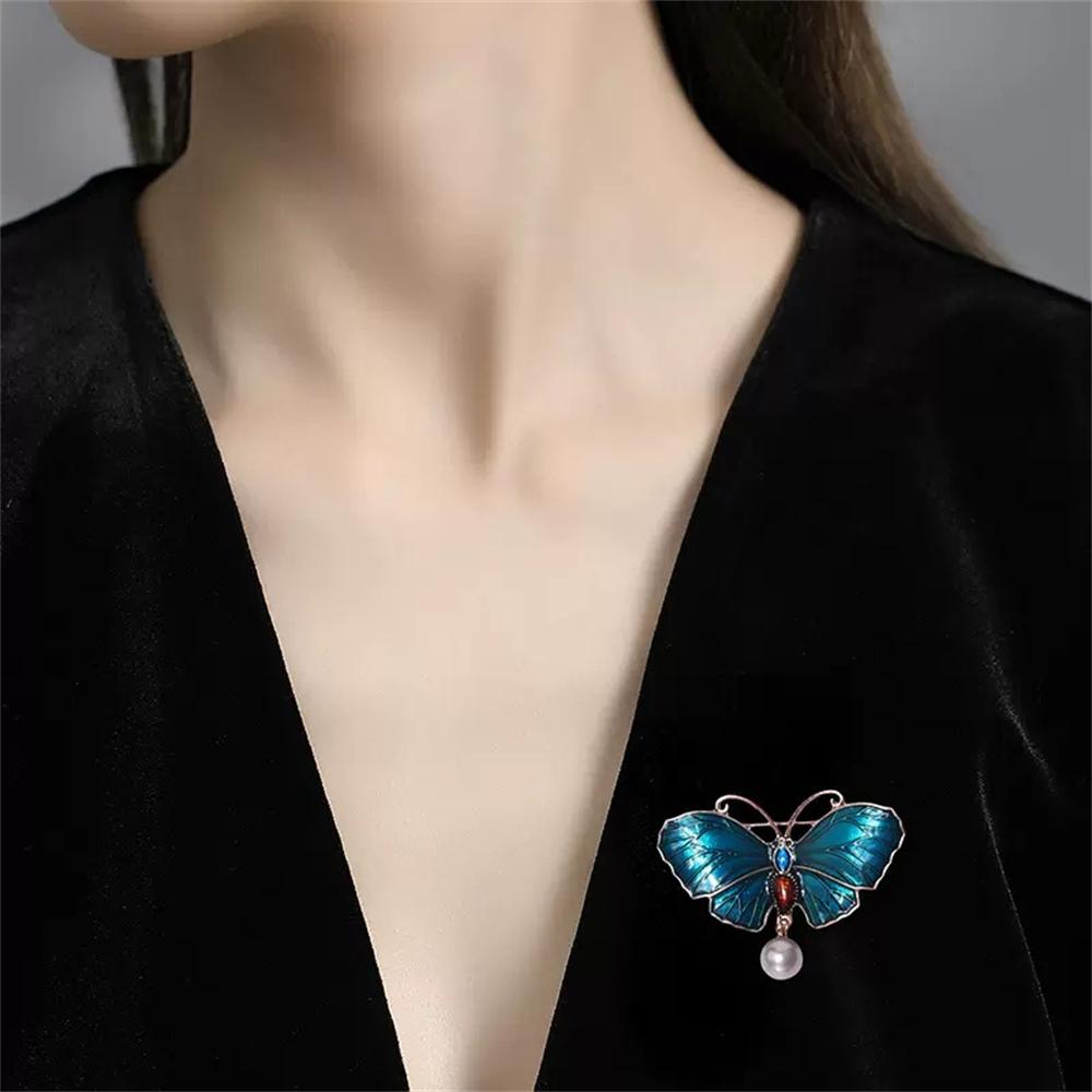 Classic Rhinestone Butterfly Brooches For Women Vintage Beauty Casual Brooch Pins Clothing Accessories Party Wedding Gifts