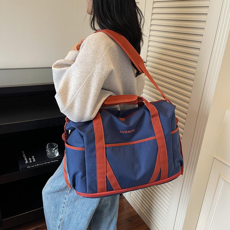 New expandable travel bag high value contrasting color travel boarding messenger bag casual yoga fitness bag women