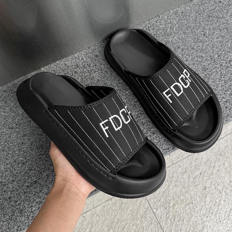 

Slippers men s summer new outdoor lazy casual versatile non-slip wear-resistant cool slippers 471202-J 44 чёрный