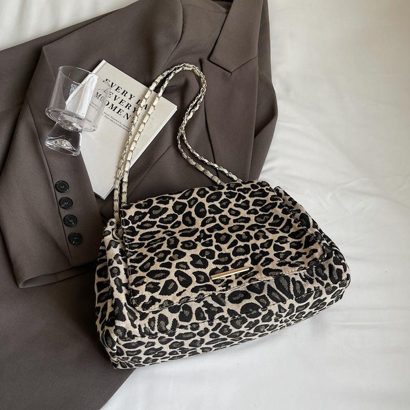 

Stylish Large Capacity Casual Tote Bag For Women With Crossbody Shoulder Design In Black And Khaki хакі