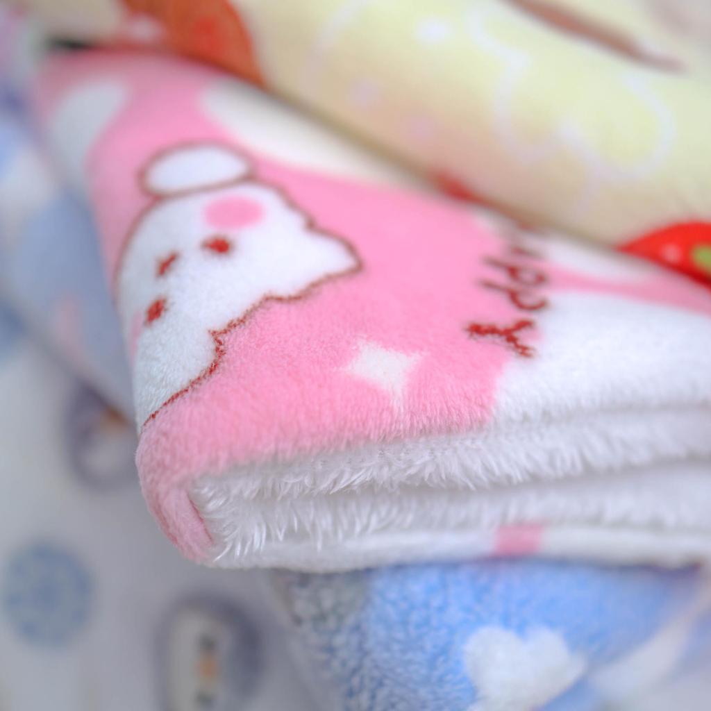 All-Season Universal Pet Cushion: Warm Dog Bed, Cat Sleeping Blanket