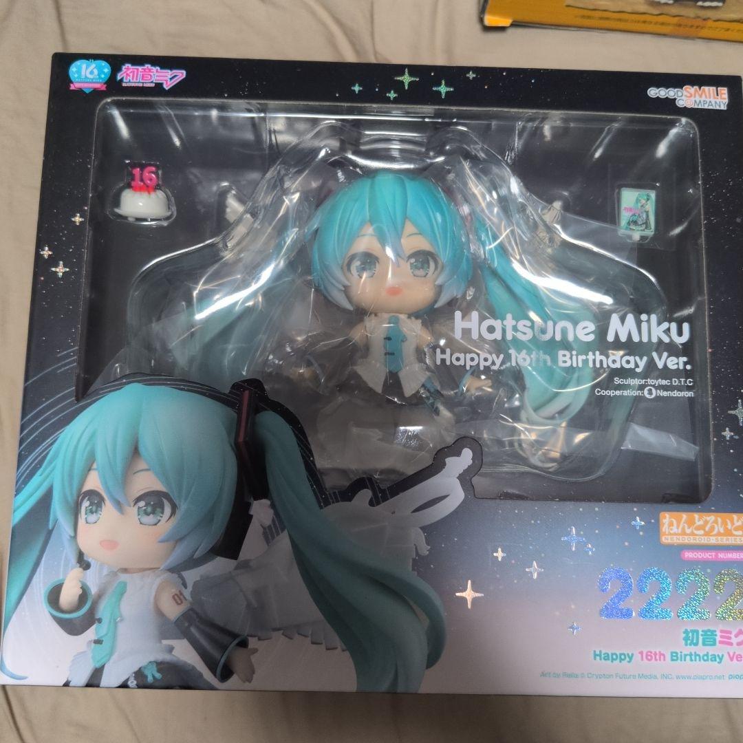 

[USED] Hatsune Miku Nendoroid Happy 16th birthday ver.