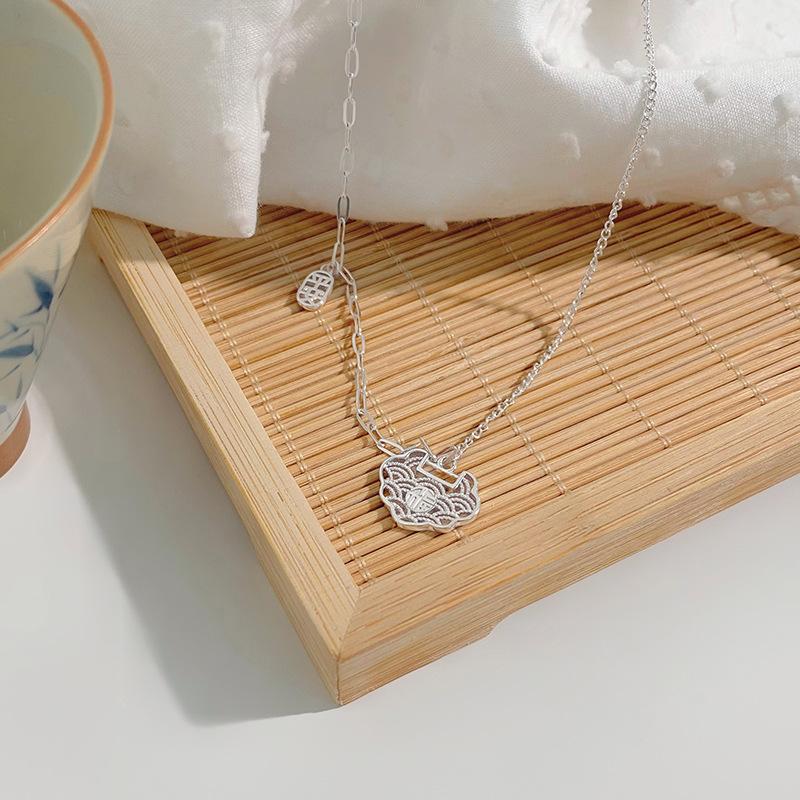 Kleiner Anhänger mit dem Zeichen „Zhong Fu“, Kürbis, Glücksbringende und Sichere Schloss-Halskette, Schlichte und Vielseitige Schlüsselbeinkette