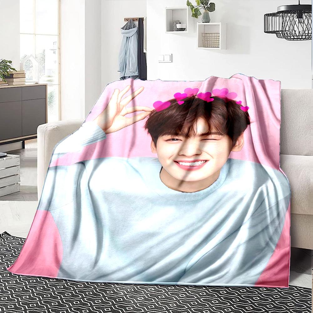 1Pc Cha Eun-woo Blanket Soft Comfortable Polyester Blanket All Season Warm Throw Bedroom Office Outdoor Use Ideal Christmas Gift Choice Print Home Bla