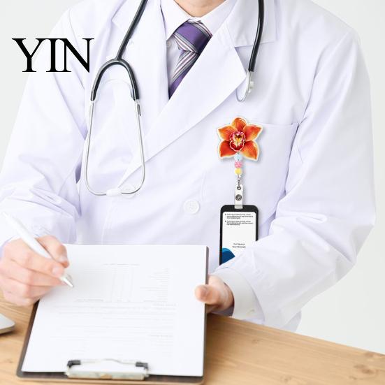 Decorative ID Badge Reel for Nurses Cute Flower Reels, Retractable Nurse Clip with Beaded Secure Backpacks Charm, Floral Name Card Holder Teacher
