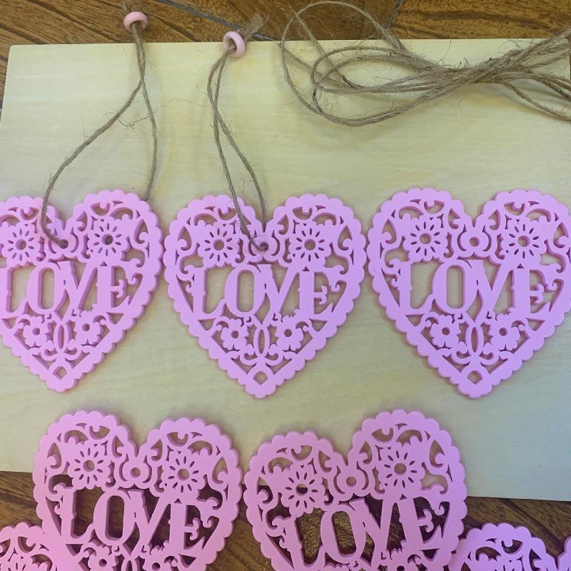 Mother's Day Pink Heart Wood Pendant Gift, Wooden Chip, Heart-shaped Wedding Pendant, Wooden Handicraft Decoration