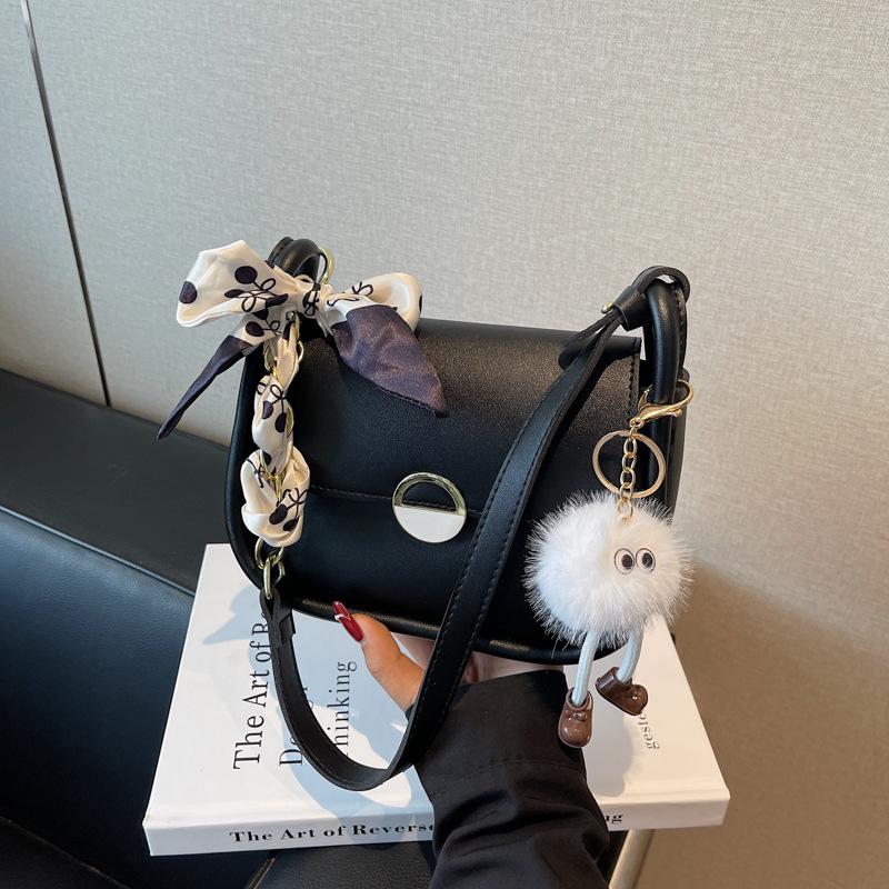 Popular single shoulder underarm bag women's new spring and summer fashion niche messenger bag high-end small square bag