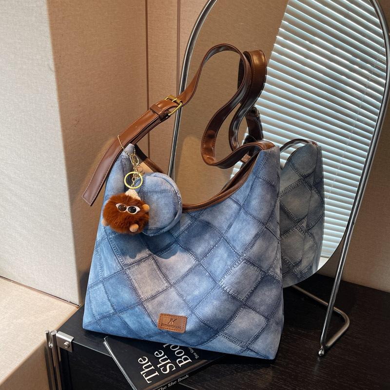 

Large-capacity commuter bag women s new diamond tote bag college student class bag underarm shoulder bag синий