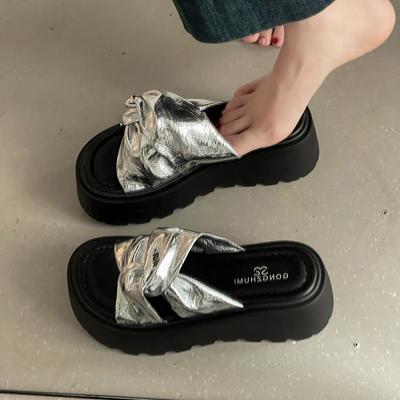 French Retro Kinky Thick-soled Heightening Cool Slippers Women's 2025 Summer New Versatile Skirt One-word Sandals