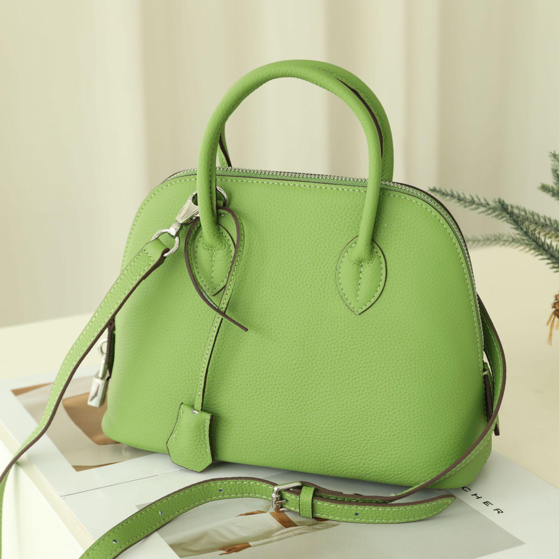 

Классическая женская сумка-боулинг из натуральной кожи Length 27, Width 10, Height 19