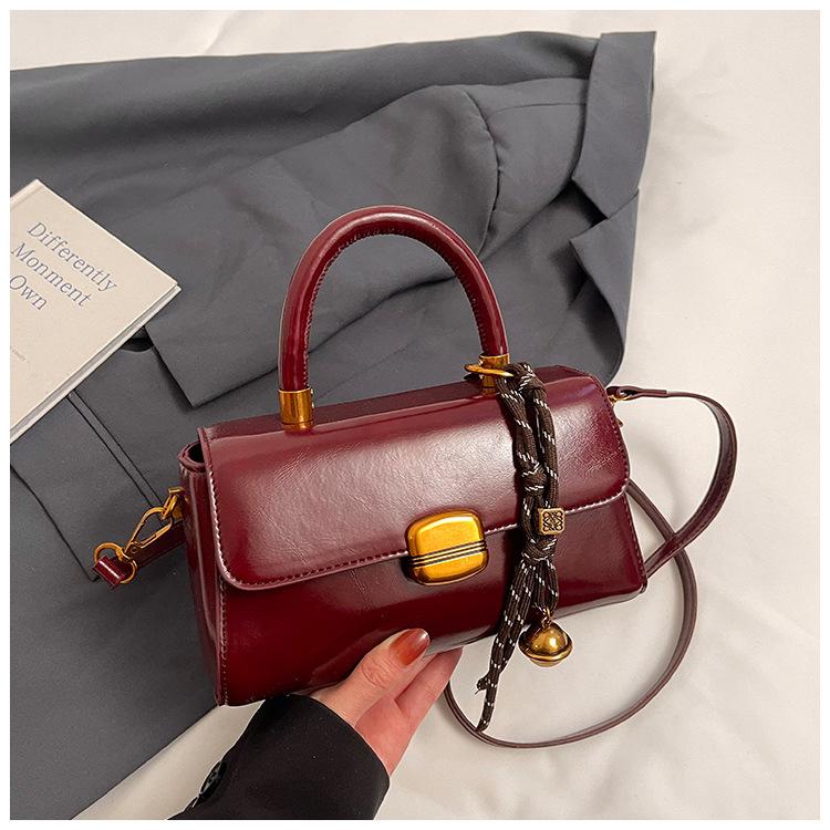 Premium retro bag women's new autumn and winter versatile messenger bag fashion portable small square bag tide