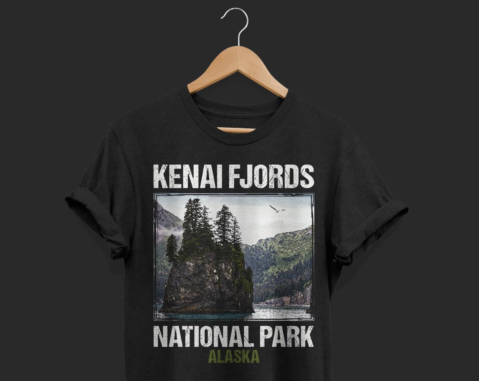 Kenai Fjords National Park US Puffin Bird T-Shirt, USA Alaska Parks Lover Gifts, Adventure Outdoors, Camping Hiking, U.S Backcountry Travel, 160