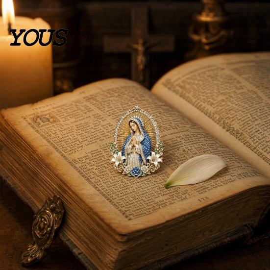 Spilla Fede Cristiana Cuore Sacro di Gesù Spilla, Cresima con Finitura Decorazione Smaltata, Gioiello Religioso Regalo per Donne Uomini Souvenir Devozionale