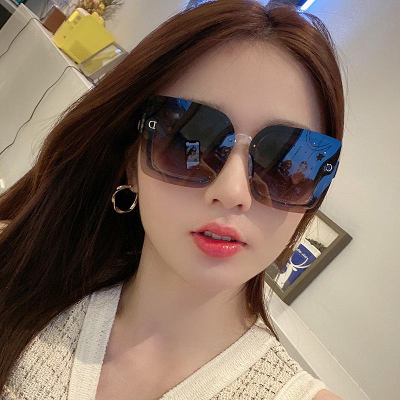Fashion Style Sunglasses Women Square Shape UV Protection Women Glasses Vintage Retro Female Sunglass
