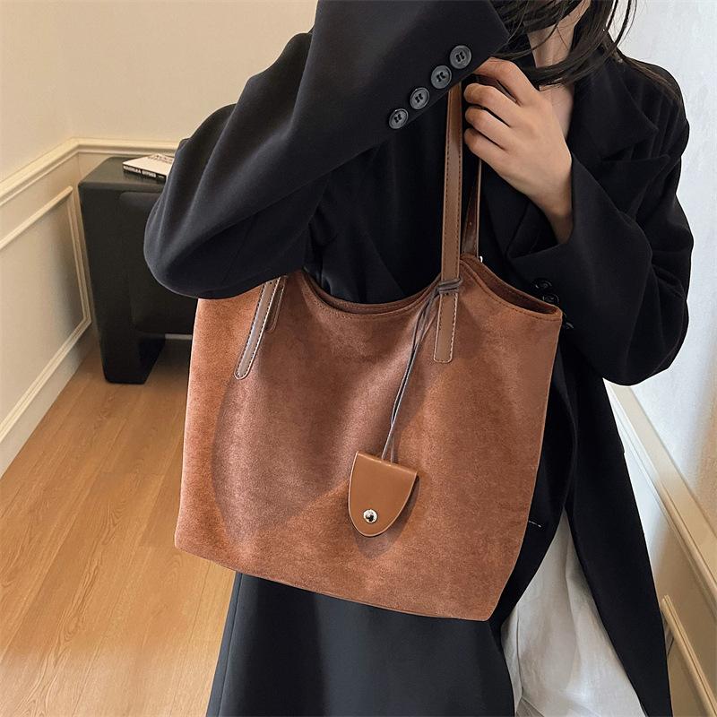 Retro Suede Underarm Bag Women's New Lazy Style Casual Tote Bag Large Capacity Commuter Shoulder Bag Tide