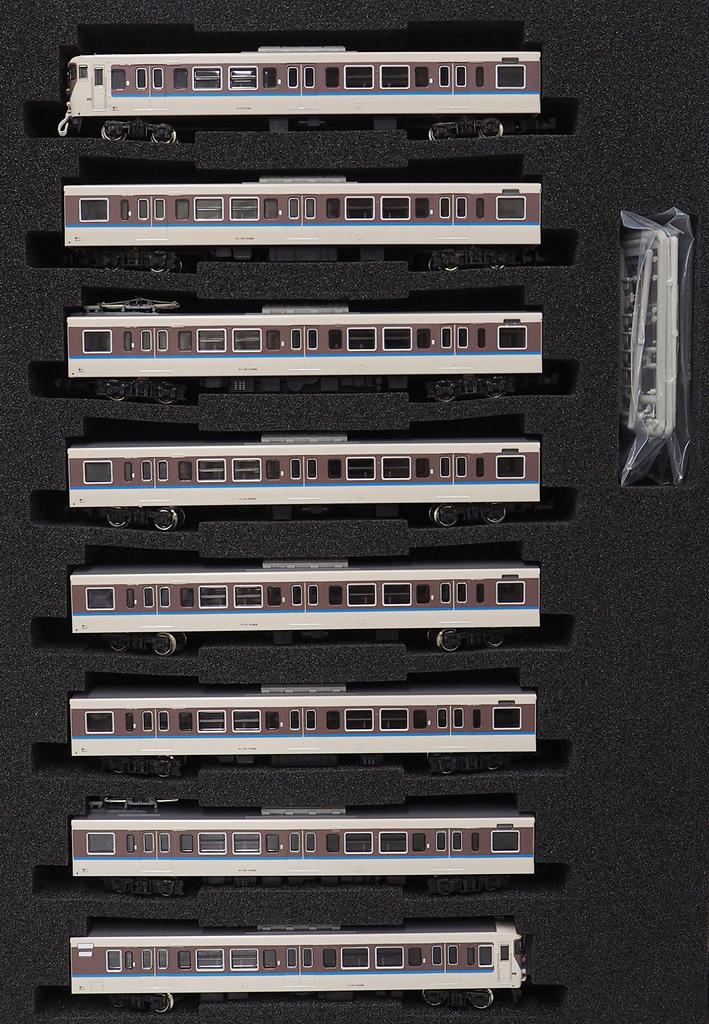 Green Max N Gauge JR113 Series 7000 Series 40N Physically Improved Updated Black Powered 50581 Car, Color, Skirt, 8-Car Set,