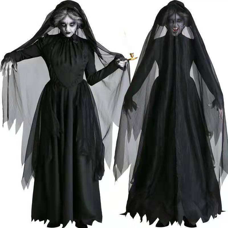Sieviešu Helovīna raganu dēmonu vampīra formas