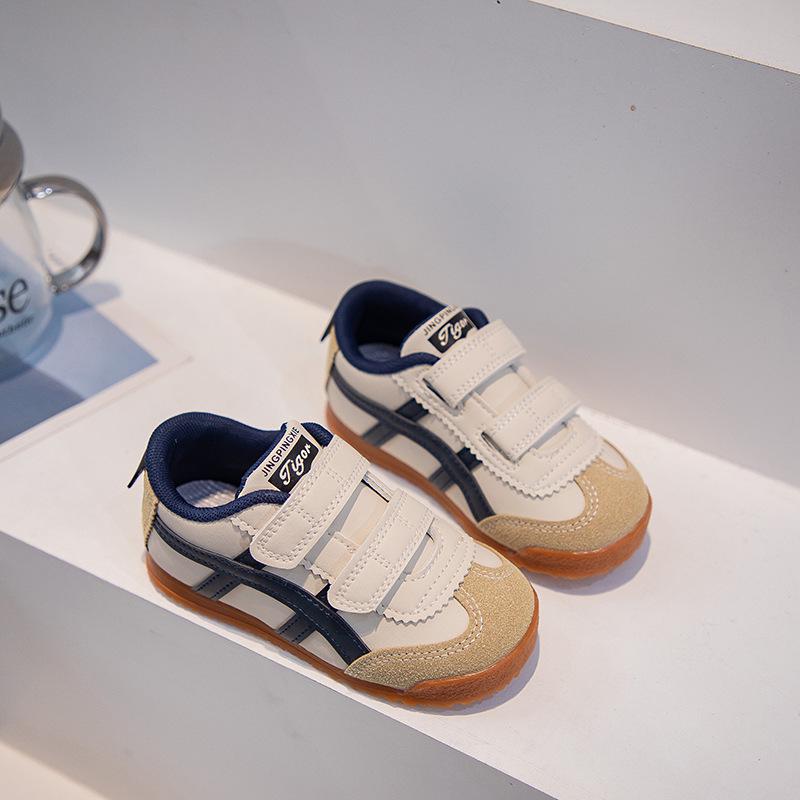 

Children s Forrest Gump Sneakers - 2023 Autumn Soft Sole Lightweight Casual Shoes for Small & Medium Kids Sizes 21-25, 50 pairs mixed box