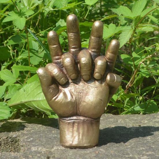 Holding Hands Statue Artistic Resin Sculpture Palm Gesture Design Ornament Metallic Texture Indoor Outdoor Decor