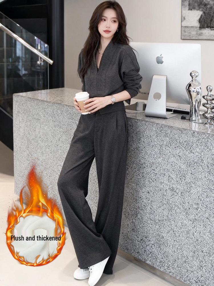 

Korean Casual Autumn/Winter 2025 V-neck Velvet Slim-fit Top & Wide-leg Pants Set for Women M