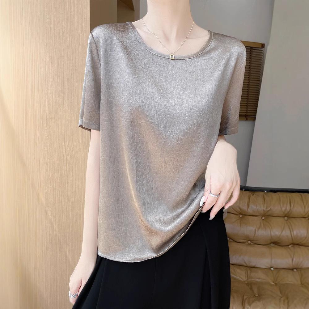 Elegant and Sophisticated, Short-sleeved T-shirt for Women, Top for Mothers, Slimming and Slim Style