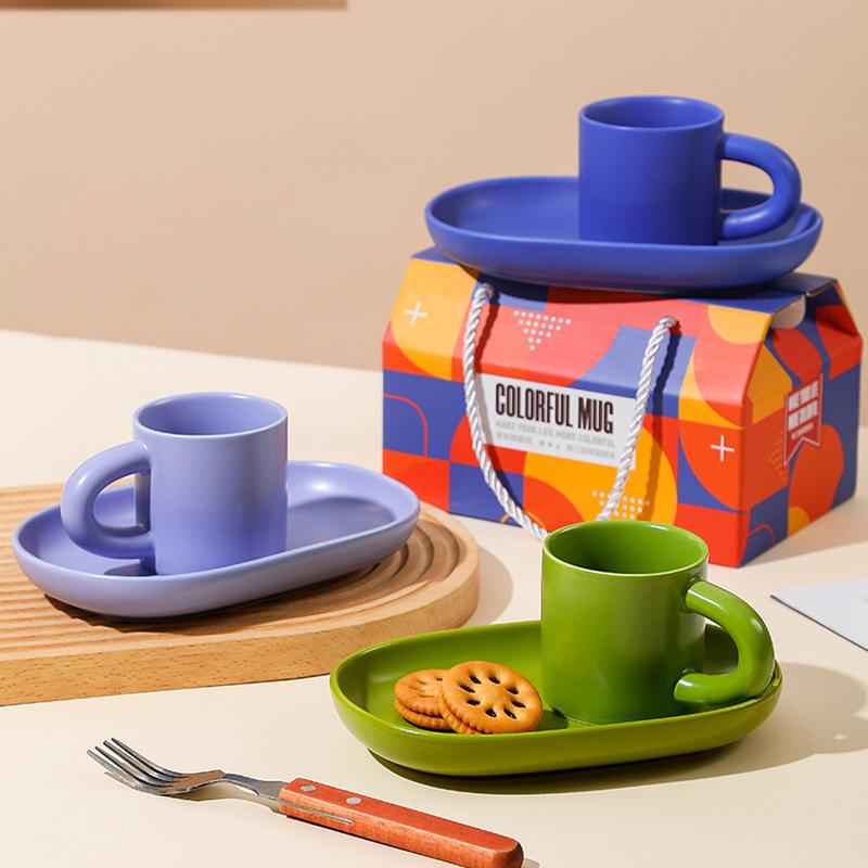 

Ins Style Coffee Cup Set Високоестетична керамічна чашка Креативна сувенірна чашка для післяобіднього чаю Високоякісна кольорова глазурована чашка та тарілка 200ml безодня