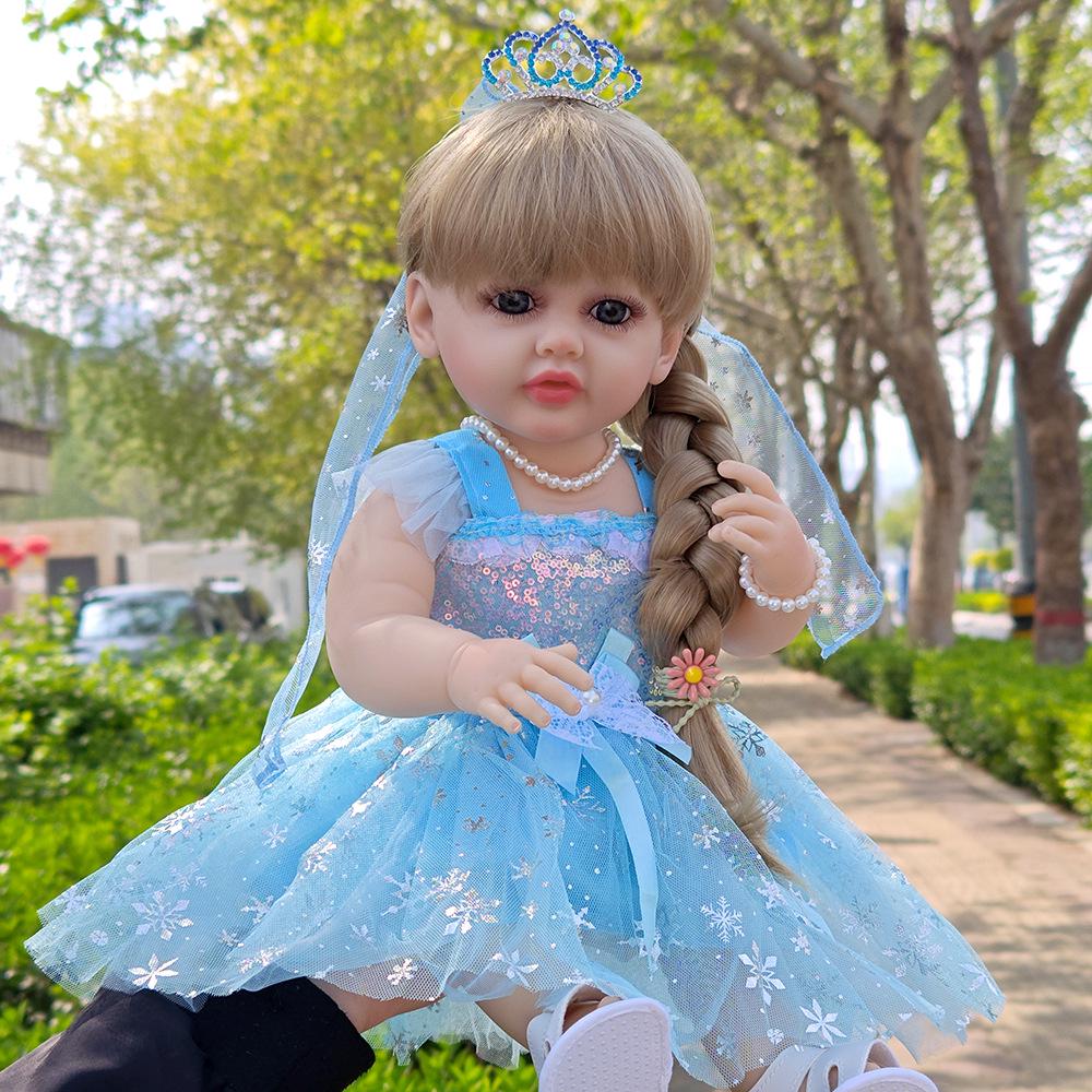 

55СМ Очаровательная кукла реборн со сменной одеждой и готовая к купанию: Идеальная игрушка и успокаивающий компаньон в подарок для детей Doll s Clothes Only