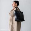 VITAFELICE Women's Side Line Tape Big Tote Bag inb-10181p (Black)