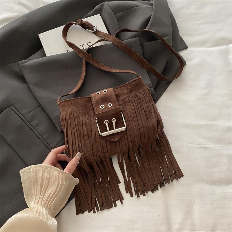 

Премиальная сумка женская 2025 новая нишевая ретро замшевая с бахромой на плечо модная сумка-мессенджер сумка-ведро