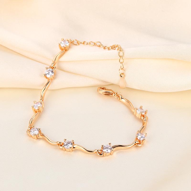 Luxury European Style Wave Rhinestone Bracelet for Women: Simple, Fashionable, and Versatile.