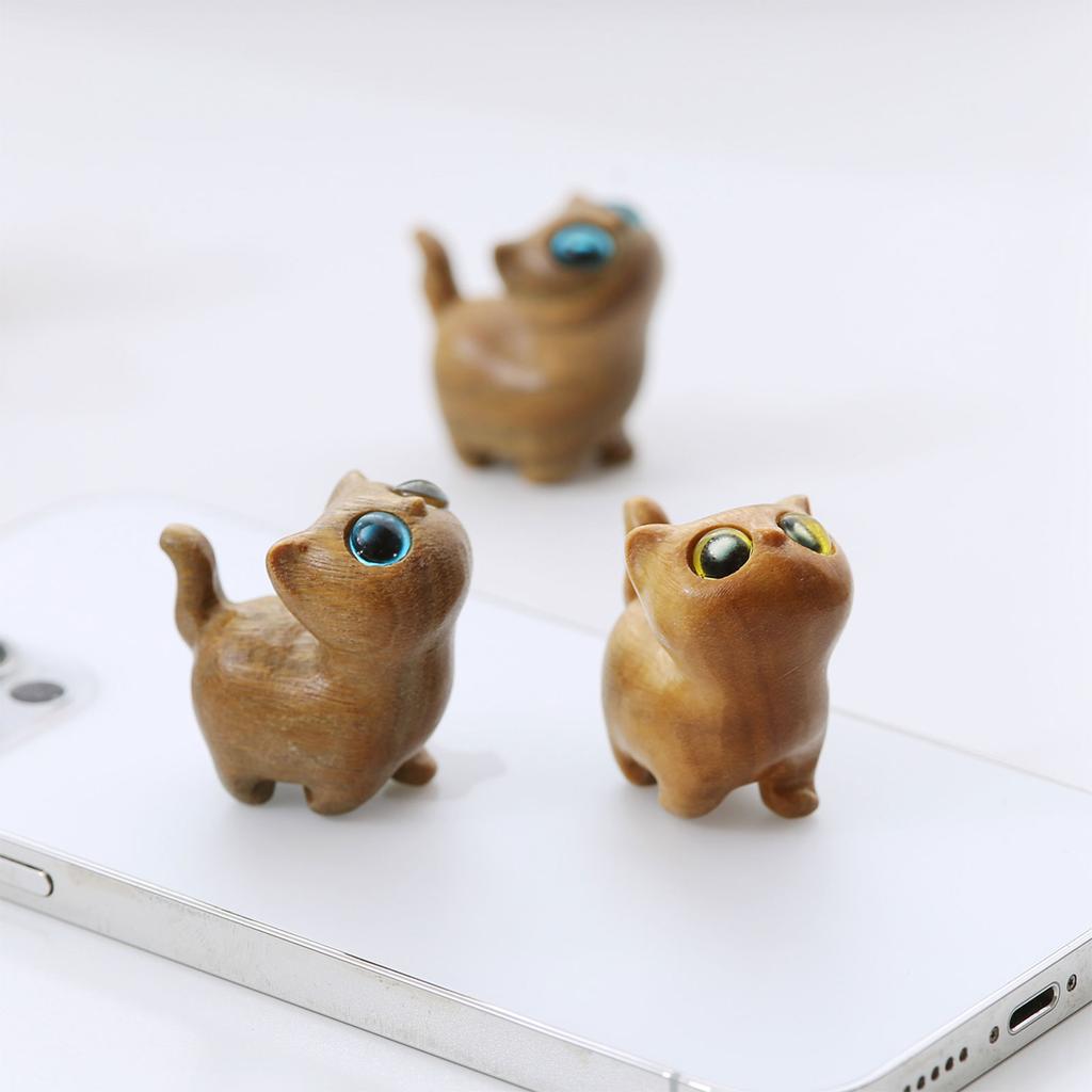 Wooden Carved Cats Sculpture Miniature Kitten Figure Decorative Ornament for Living Room or Office Desktop Shelf Display