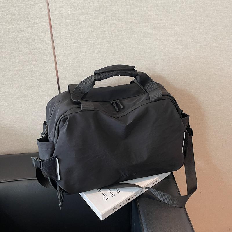 Compact Travel Duffel Bag with Adjustable Shoulder Strap Multiple Pockets Lightweight Weekender Bag