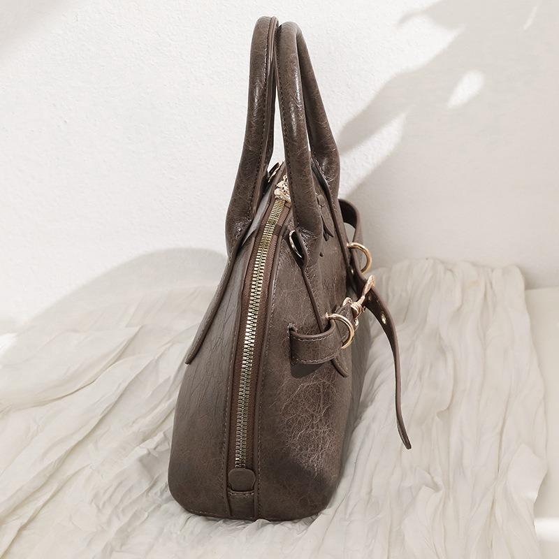 New trendy niche armpit bag retro portable shoulder bag women's autumn and winter large-capacity bowling shell bag