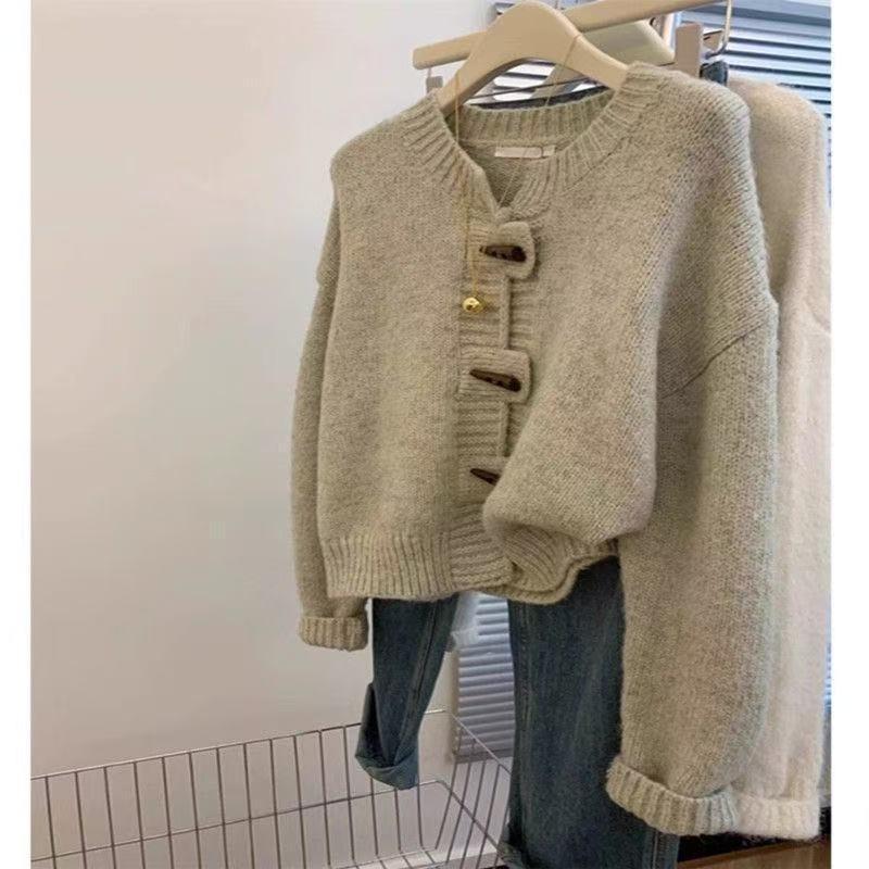 

Retro lazy jacket autumn and winter niche horn unique knitted cardigan gentle versatile sweater S/80-100 абрикосовий