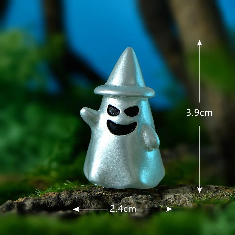 Mini Halloween Cute Resin Figurines Various Cartoon Designs Fine Workmanship For Desktop Party Micro Landscape Decor