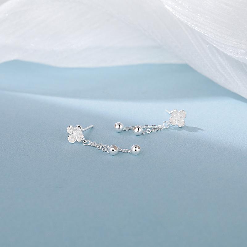 Kleine frische Quastenohrringe mit Blumen für Frauen im Sommer Neue reine süße Ohrringe