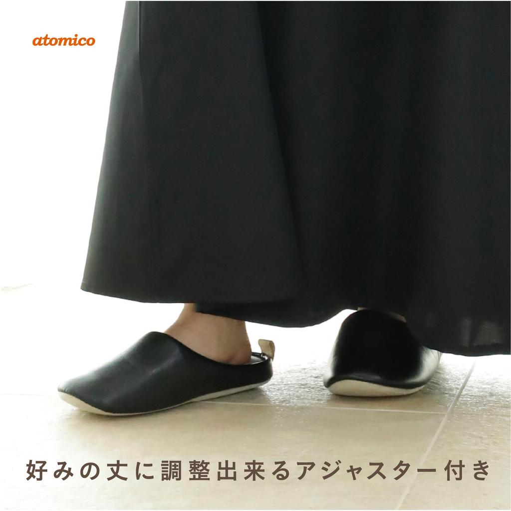 Apron with narrow shoulder straps and a soft silhouette Long length with pockets on both sides apron that you can wear while going out Atomico [CB