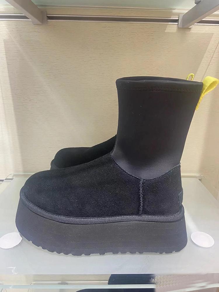 

Song Yanfei has the same fur integrated snow boots, winter women s 2025 new heightened thick-soled elastic short boots look thin 40